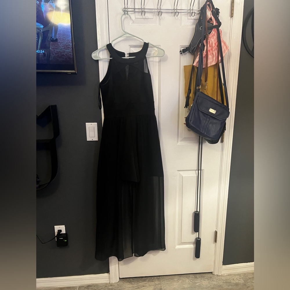 Doing a little summer cleaning and trying to sell clothes that no longer fit me